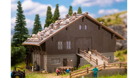 Faller 232129 Barn with raised driveway