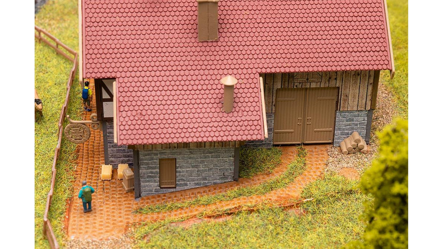 Faller FA232138 Zur Post Inn with beer garden