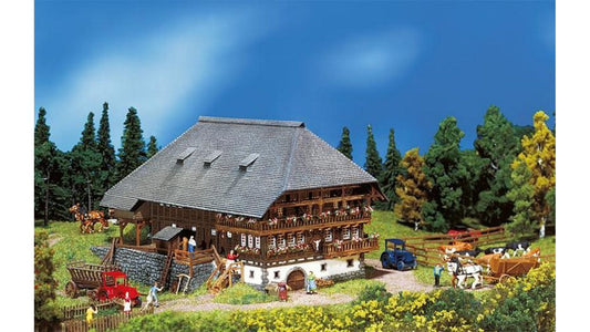 Faller 232258 Black Forest farmyard