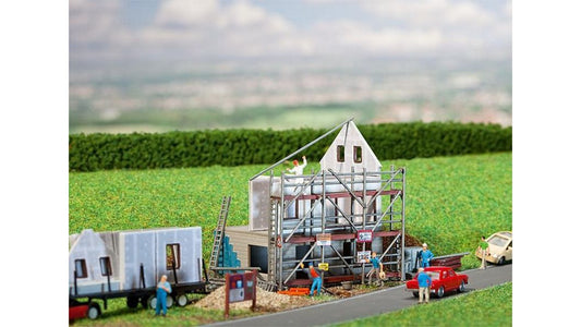 Faller 232343 Prefabricated house under construction