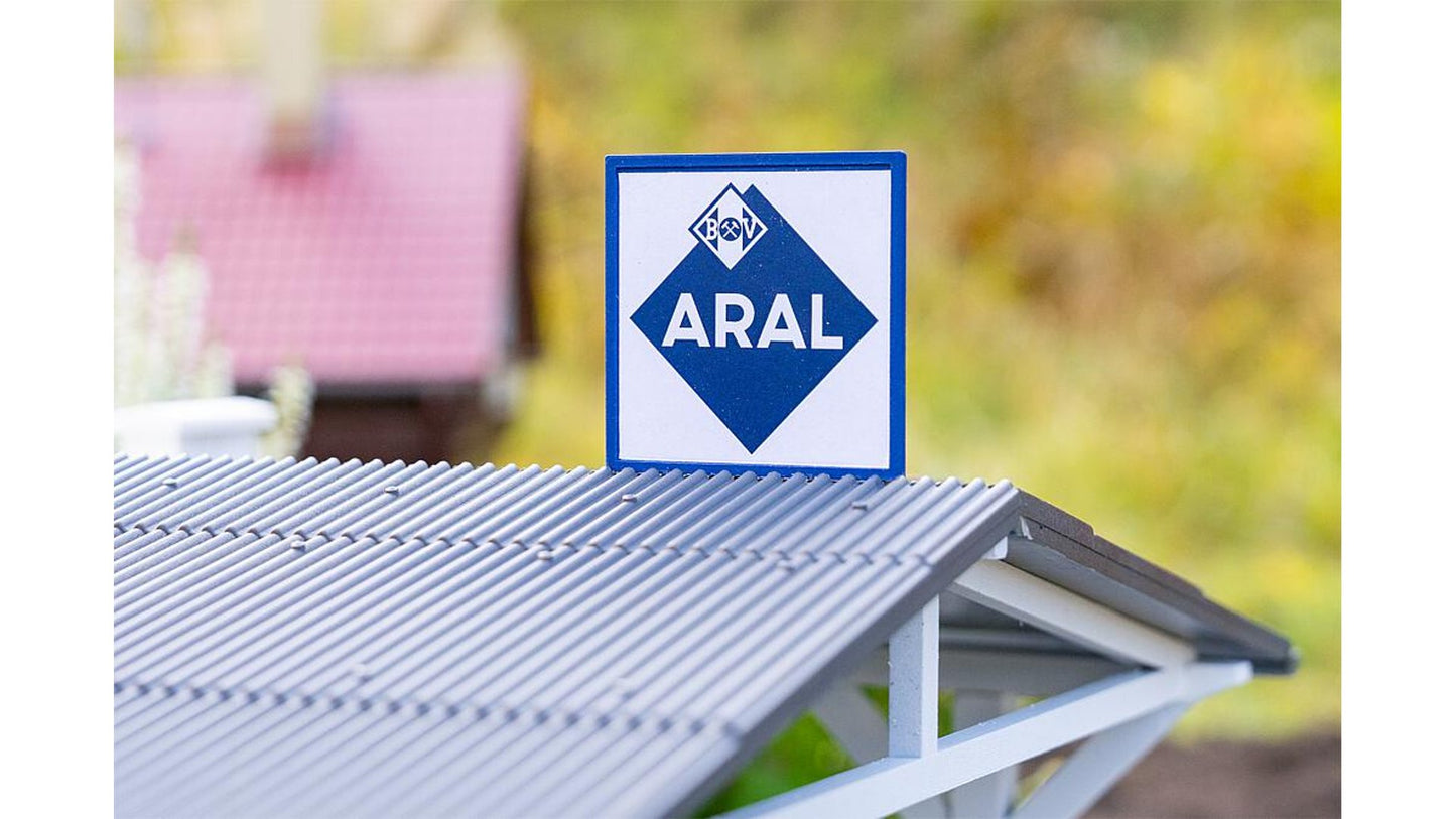 Faller FA330821 Petrol station with workshop