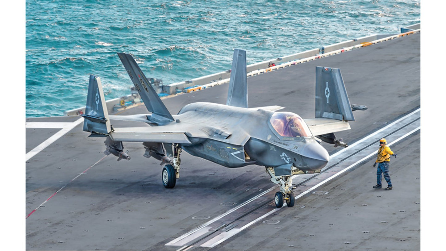 Italeri 1469 F-35C Lightning II ''CATOBAR version''