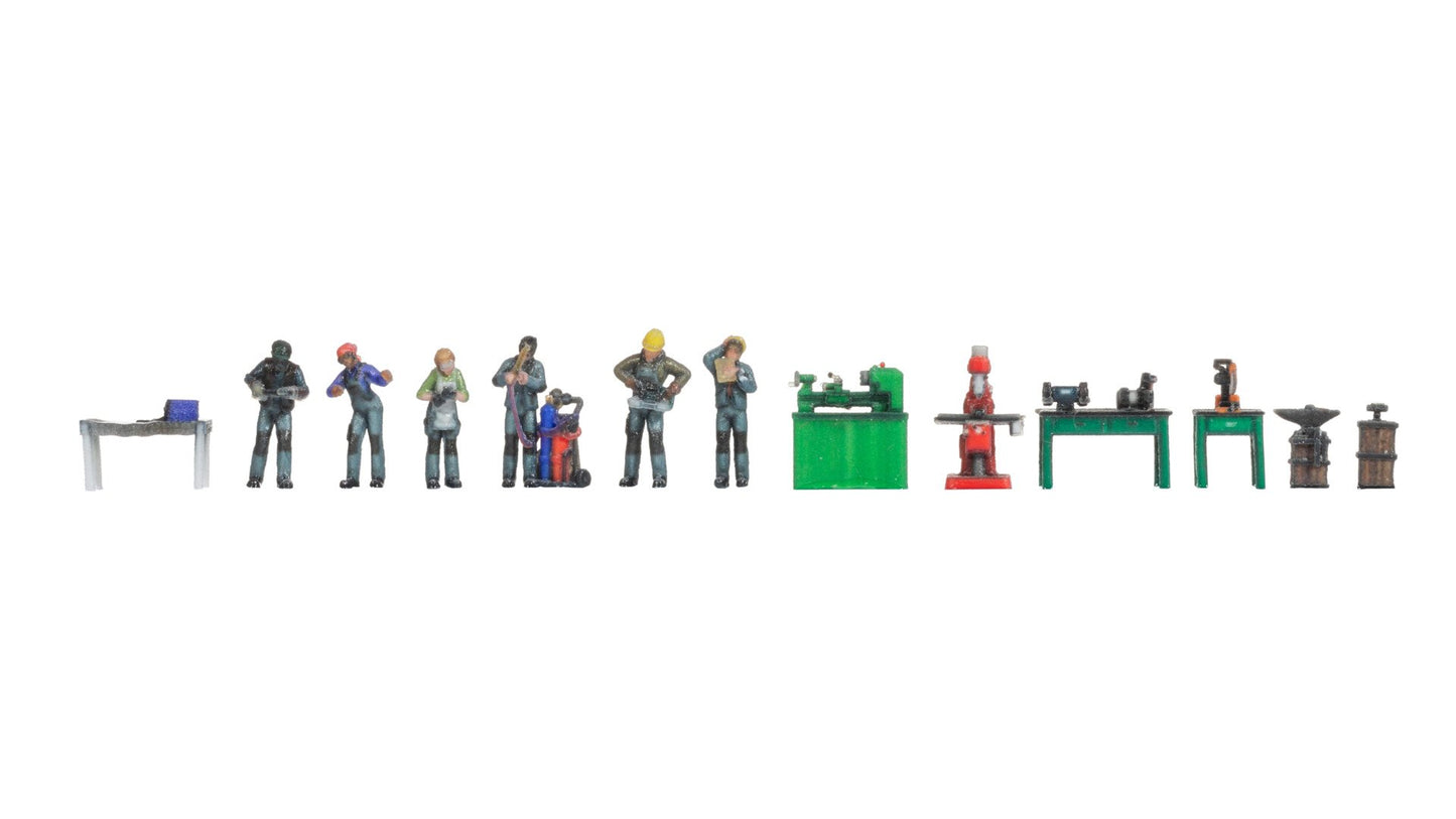NOCH NO35904 Themed Figures Set ‘Metal Processing’  Contents: 6 figures 1 workbench 1 screw clamp and anvil 4 metalwo…