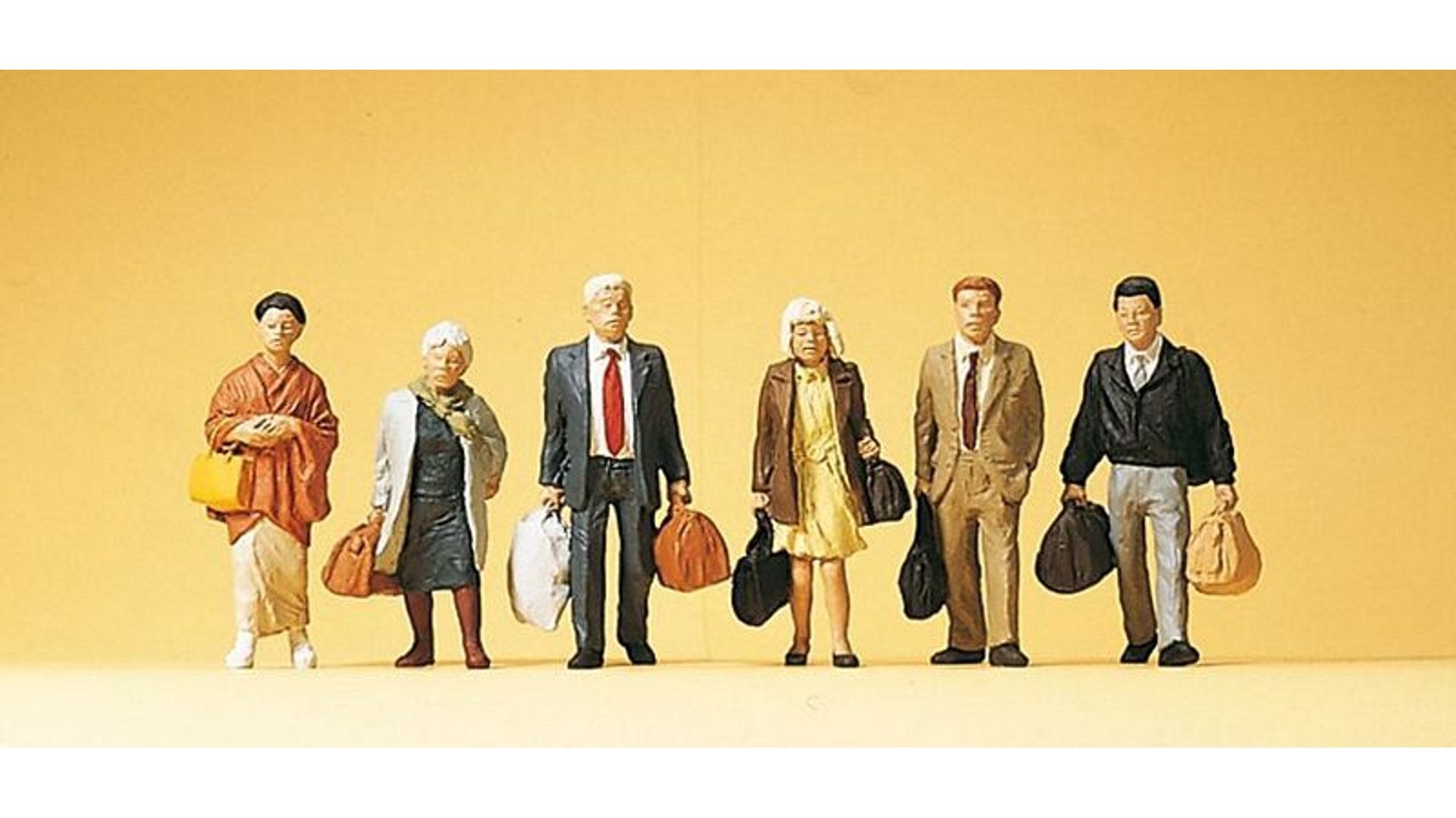 Preiser 10413 Walking Passengers