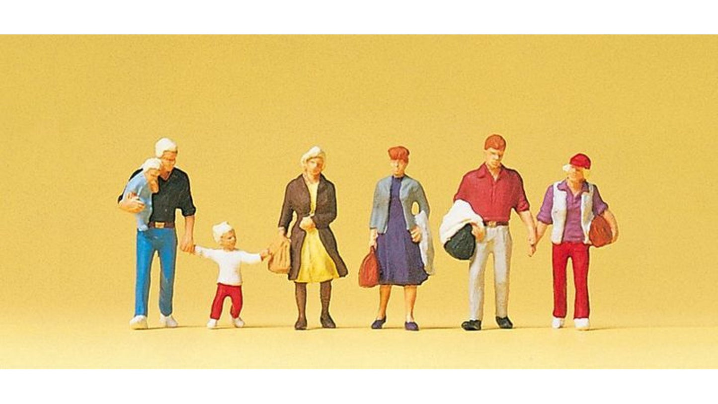 Preiser 10517 Walking travelers