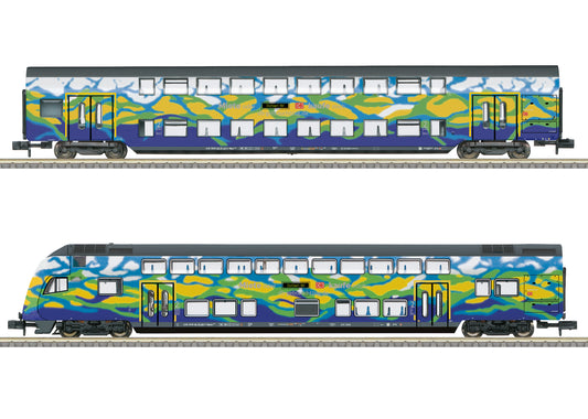 Minitrix T18299 “Tourism Train” Bi-Level Car Set 2