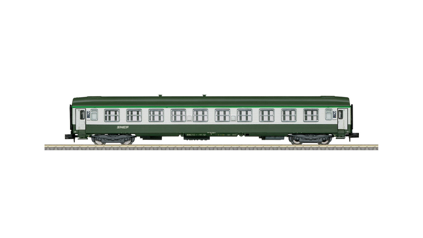 Minitrix 18466 Type B10 Express Train Passenger Car