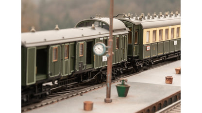 Trix 21360 Bavarian Express Train Set