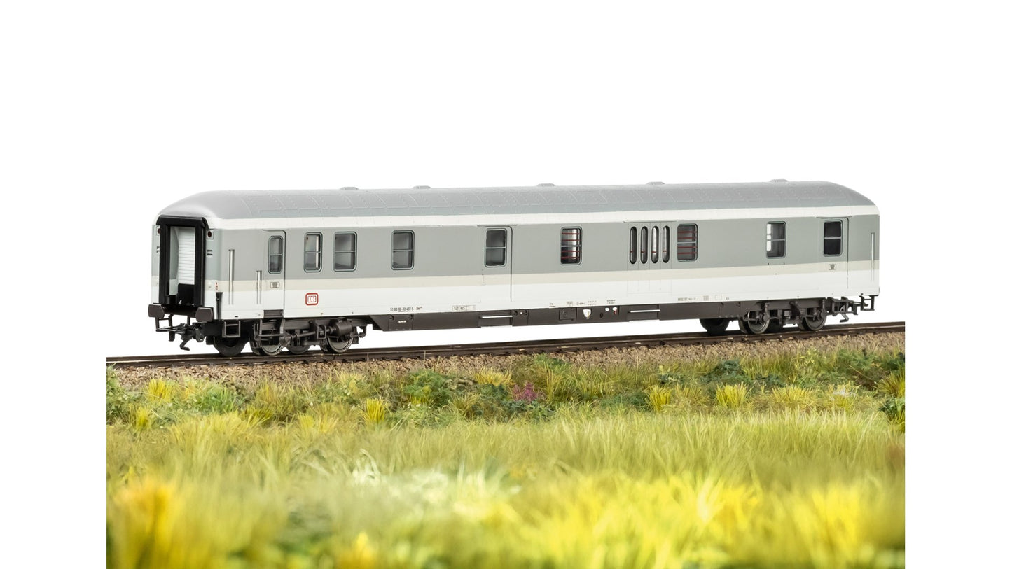 Trix 23100 Express Freight Car