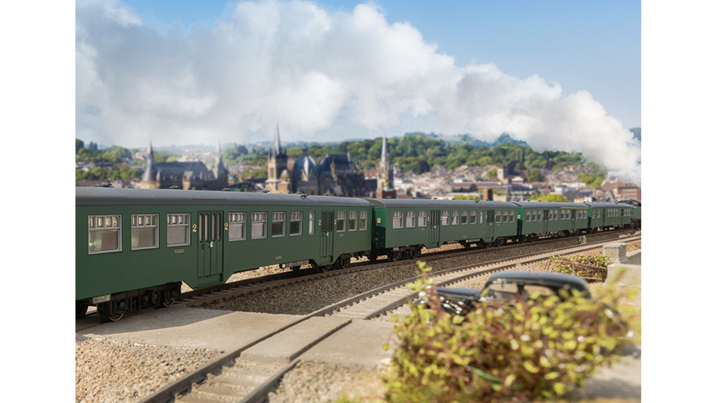 Trix 23221 M2 Passenger Car Set