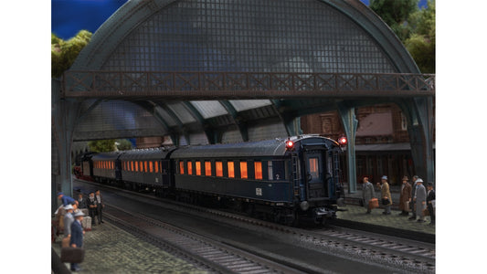 Trix T23628 “Dom Pfeil” / “Cathedral Arrow” F-train car set