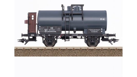 Trix T24178 BP Tank Car, Era III