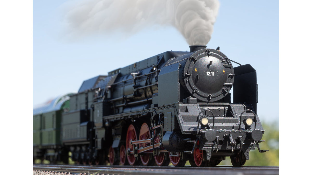 Trix T25012 Steam Locomotive 12.11