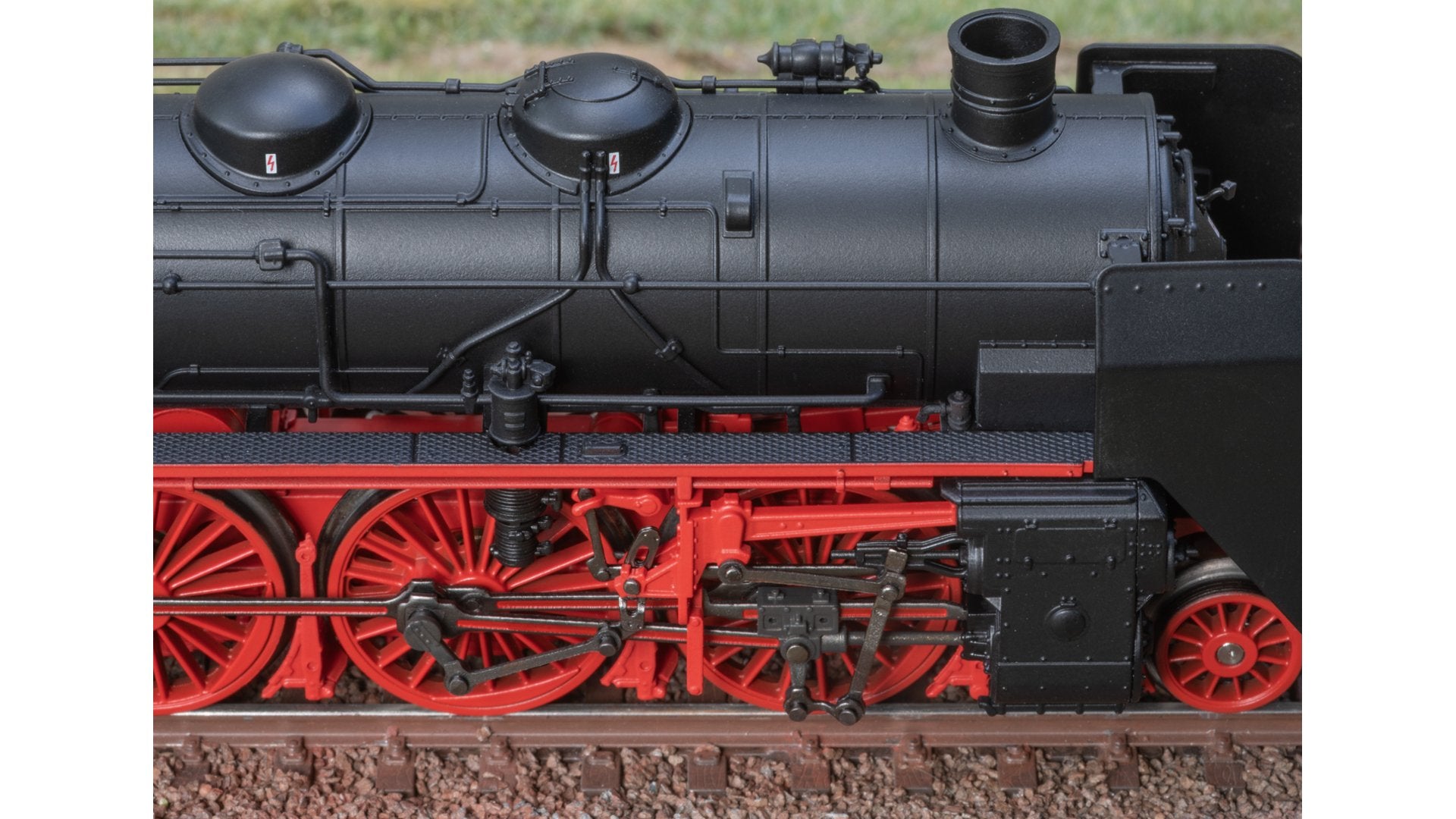 Trix T25019 Saxon Pride Class 19.0 Steam Locomotive