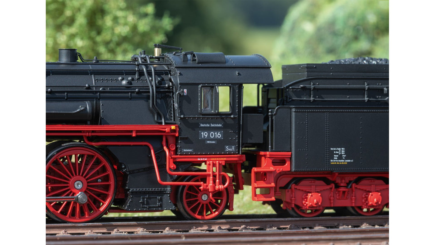 Trix T25019 Saxon Pride Class 19.0 Steam Locomotive
