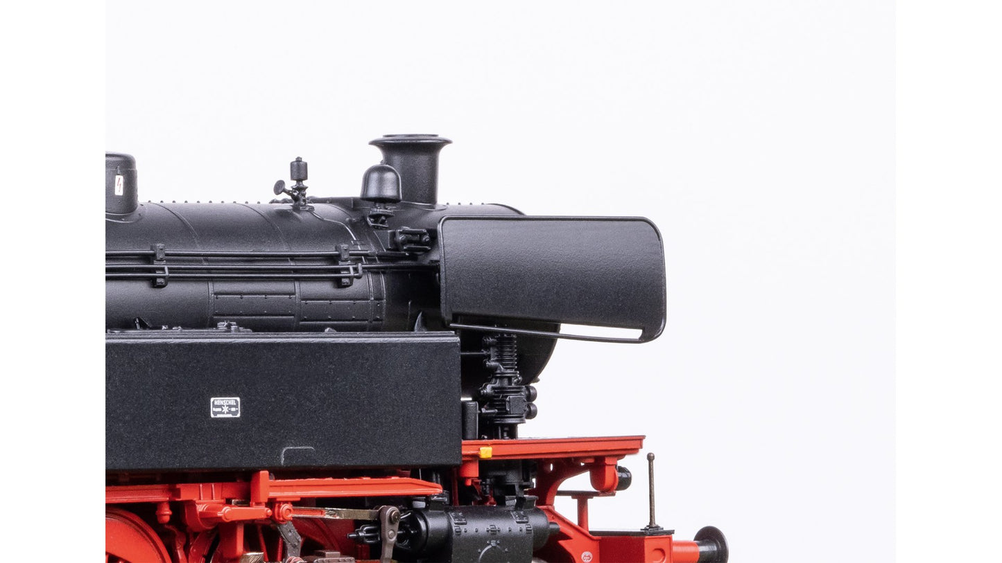 Trix 25660 Steam Locomotive 66 002