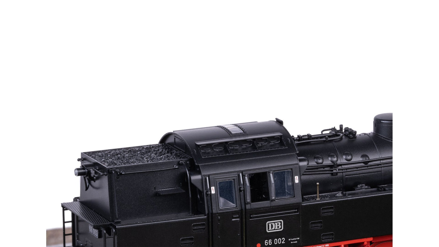 Trix 25660 Steam Locomotive 66 002