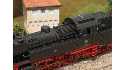 Trix 25660 Steam Locomotive 66 002