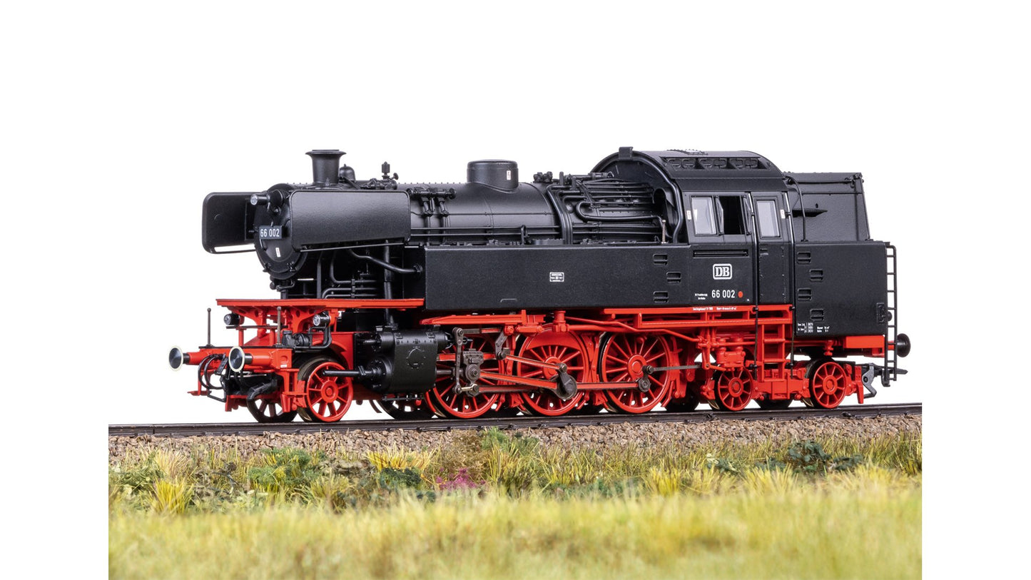 Trix 25660 Steam Locomotive 66 002