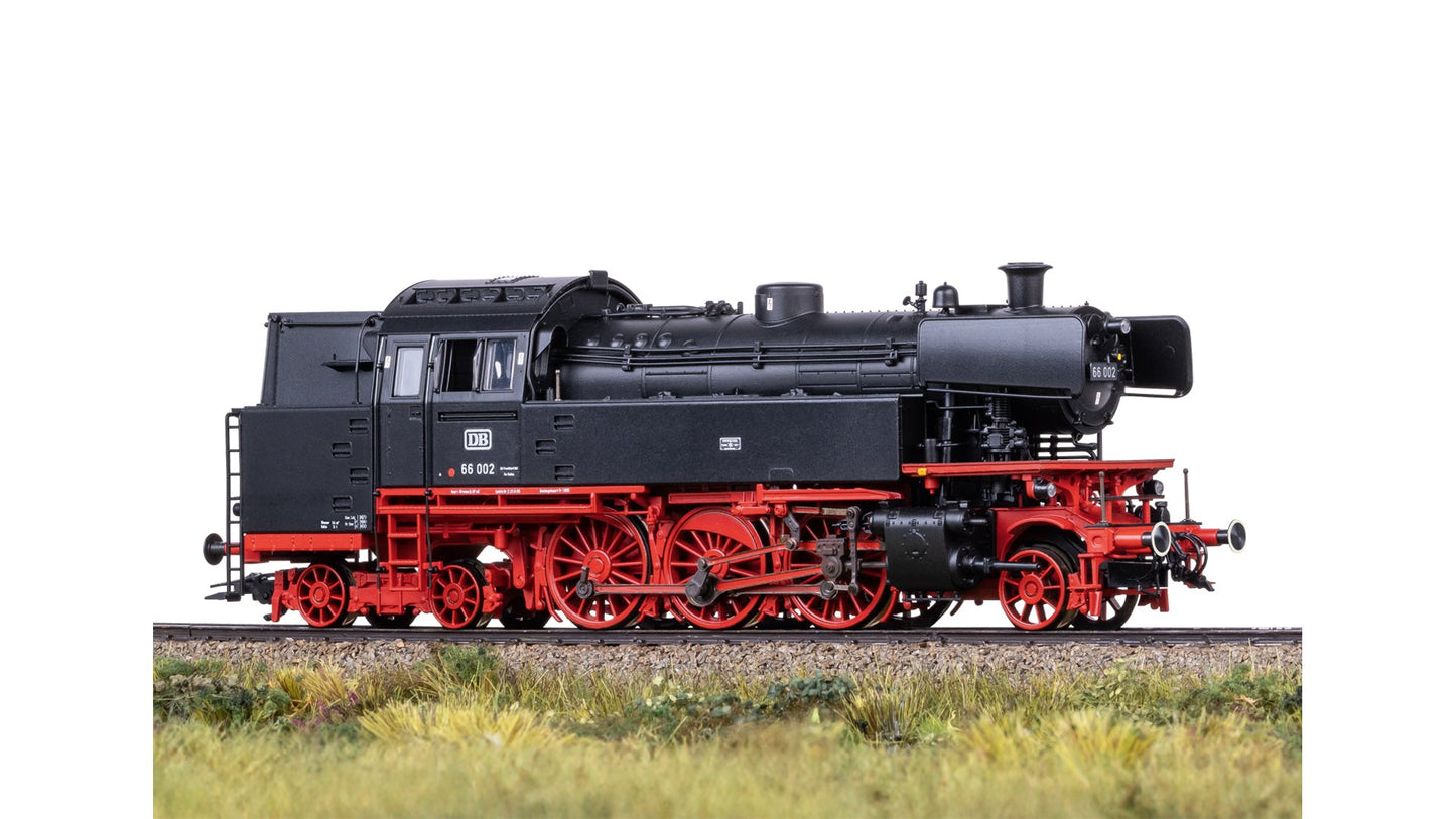 Trix 25660 Steam Locomotive 66 002