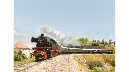 Trix 25660 Steam Locomotive 66 002