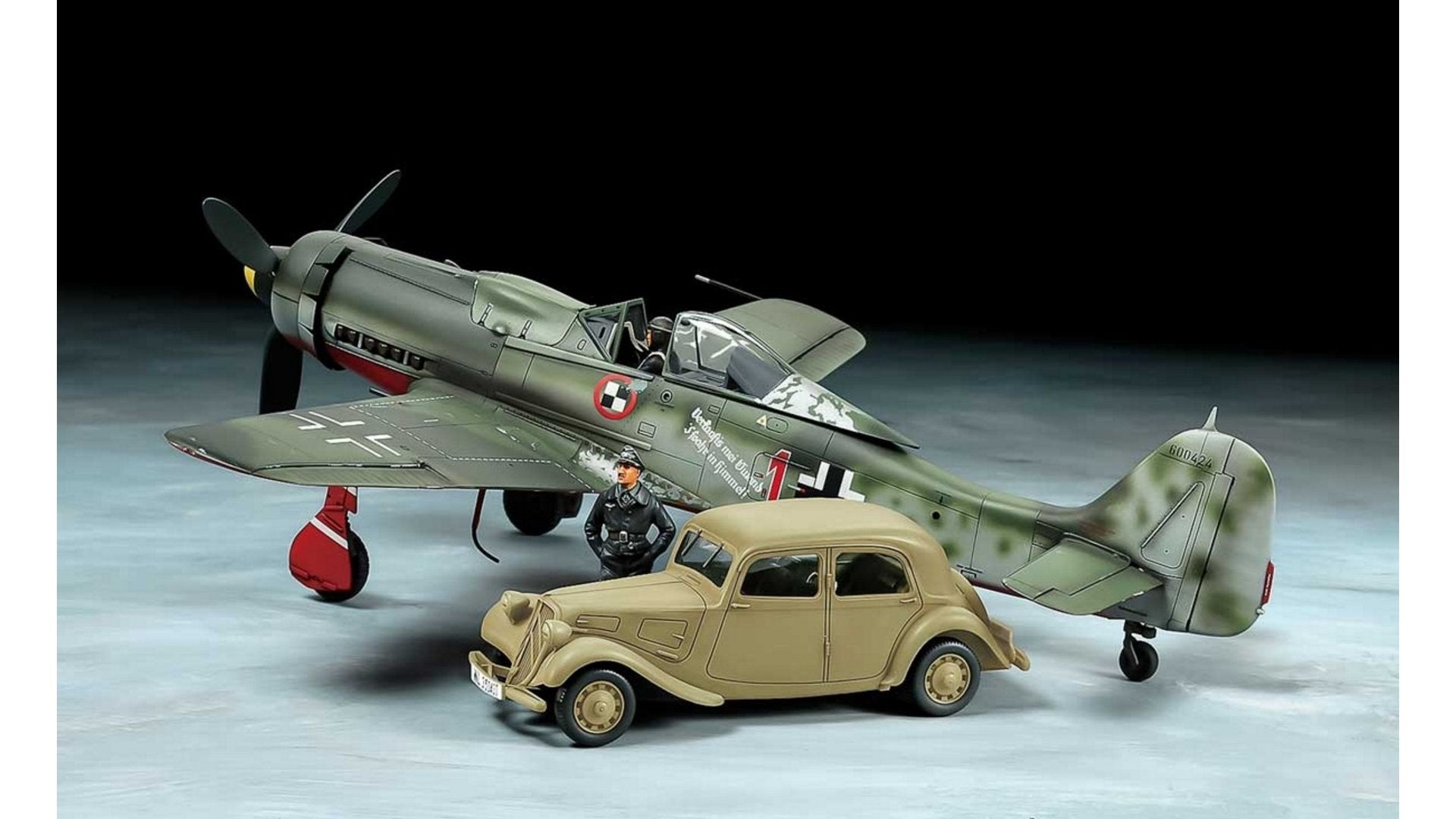 Tamiya 25213 Focke-Wulf FW190 D-9 JV44