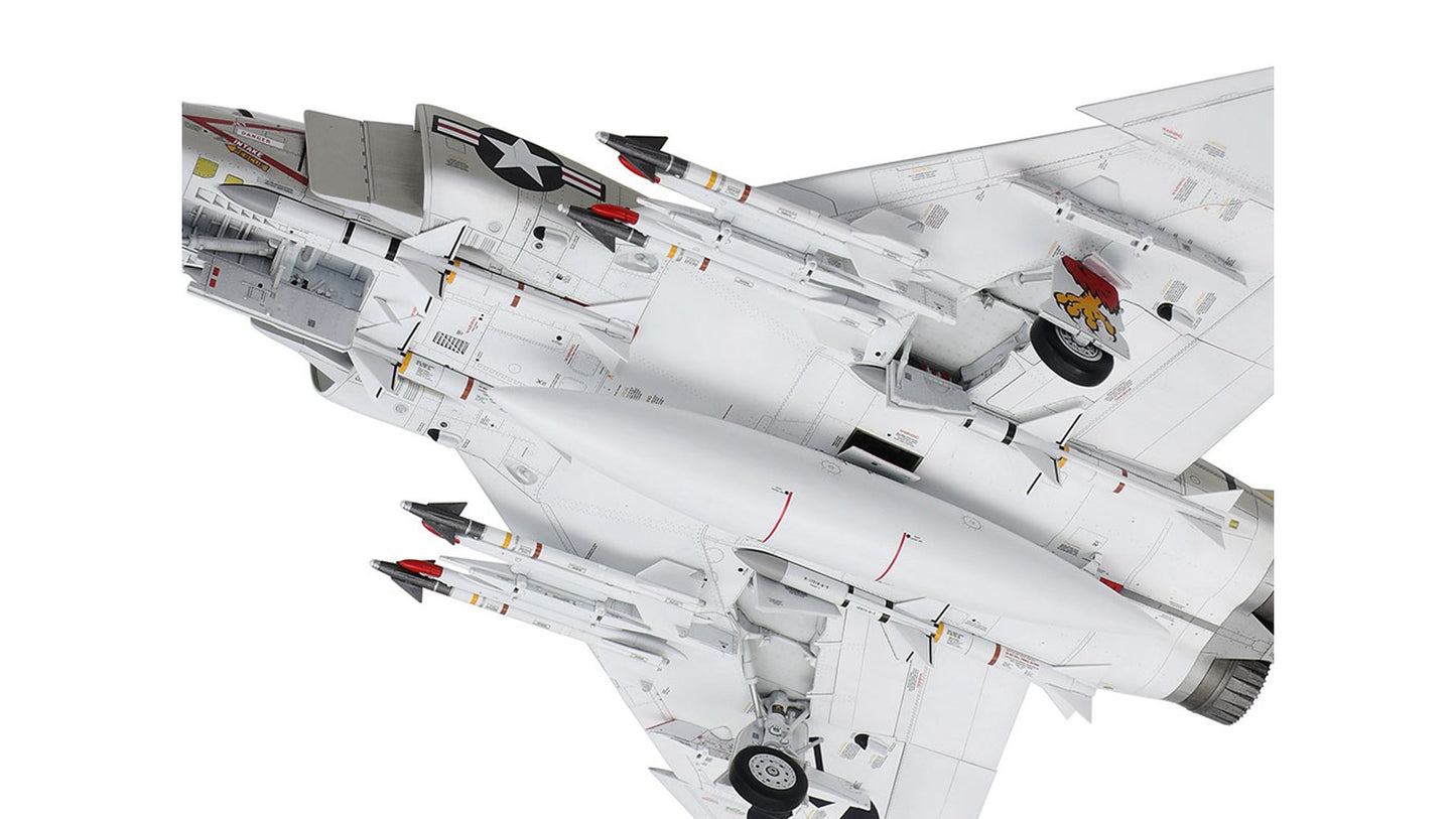 Tamiya 61121 McDonnell Douglas F-4B Phantom II
