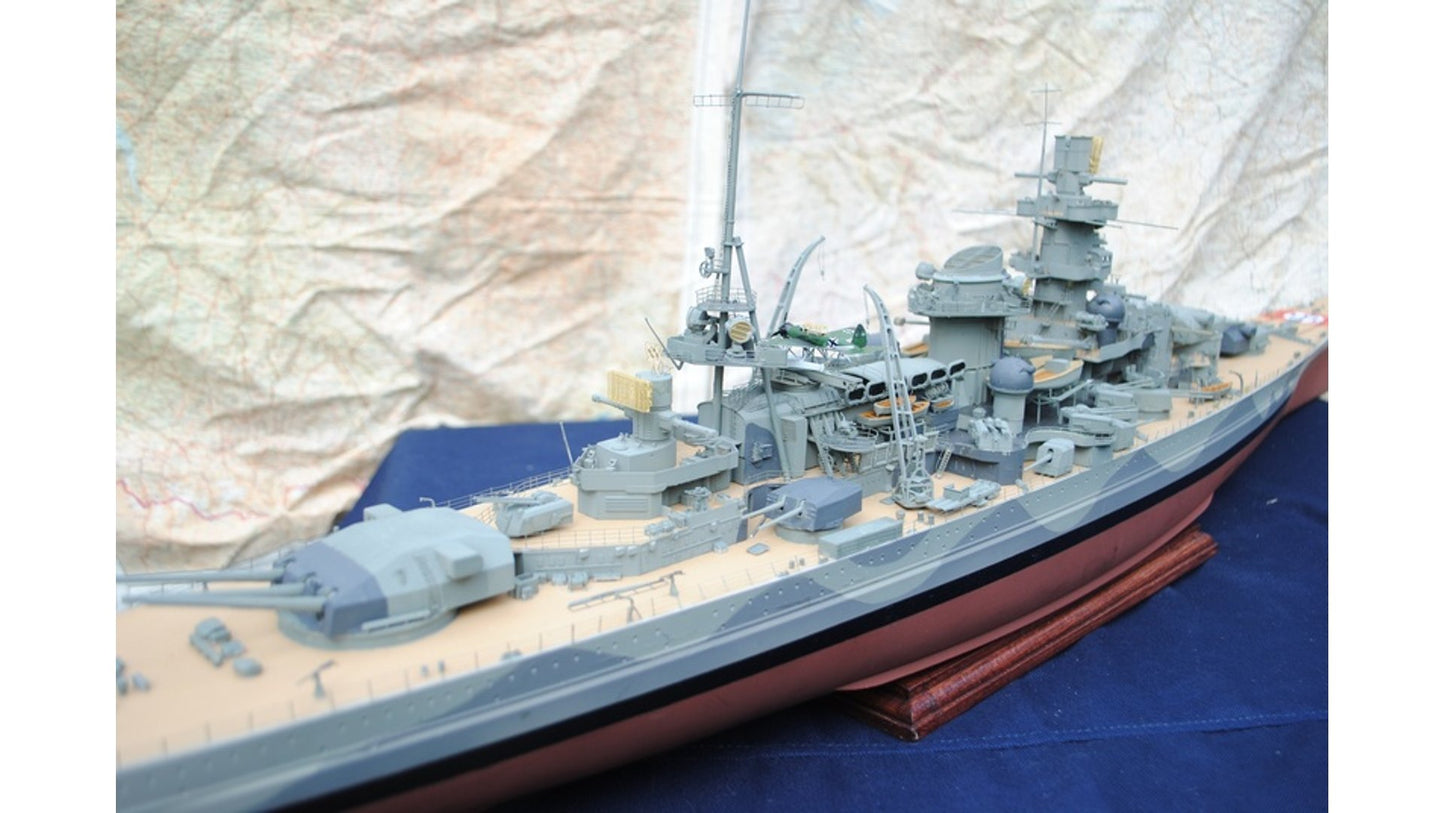 Trumpeter 03715 German Battleship Scharnhorst
